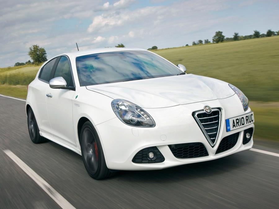  Alfa Romeo Giulietta 2010 года  (UK) (фото 58 из 67)